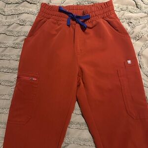 Figs auburn cargo pants xxs